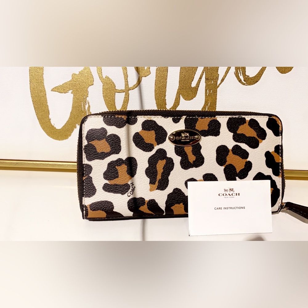 Coach wallet